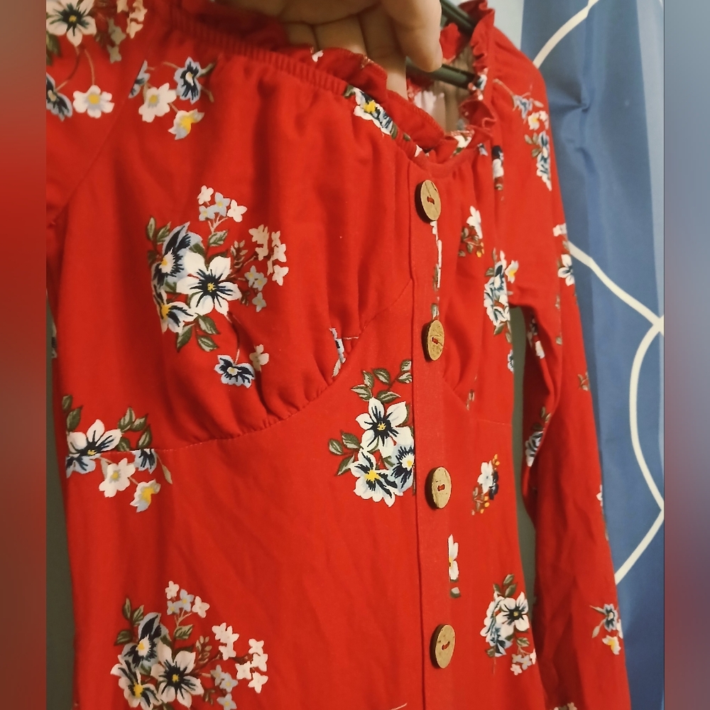 Red Floral Mini Off-shoulder Dress W/ Faux Buttons & Ruffled Neckline Medium - Picture 3 of 14